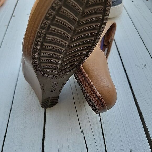 CROCS Tan and Purple Platform Shoes - Picture 5 of 7